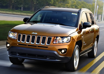 The 3-year-old baby mistook the electric car for a rocking car and was burned by throwing coins into the charging socket