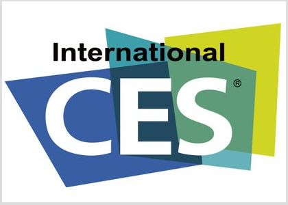 The 3-year-old baby mistook the electric car for a rocking car and was burned by throwing coins into